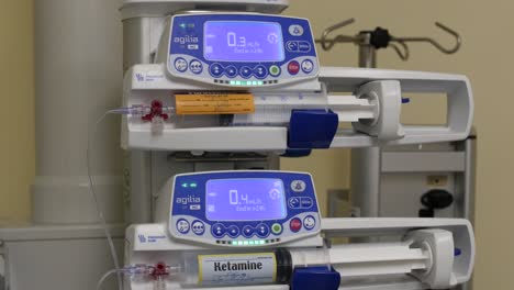 Medical-equipment-in-the-intensive-care-unit-for-heart-treatment