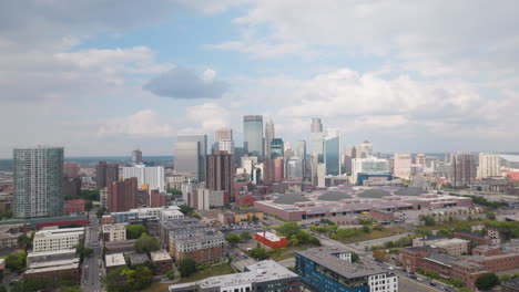 Minneapolis-Skyline-in-Minnessota-During-the-Day,-Aerial