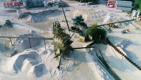 Excavator-machine-in-a-quarry