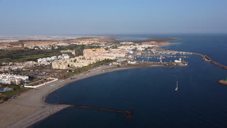 Panoramaaufnahme-Der-Stadt-El-Ejido-In-Der-Nähe-Des-Mittelmeers-In-Andalusien,-Spanien