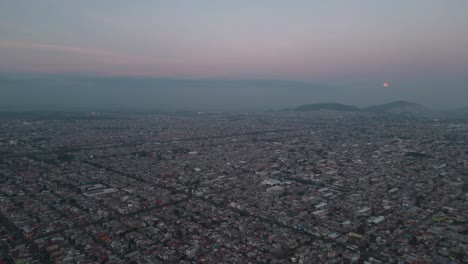 Sunrise-in-the-Mexico-City-metropolitan-area,-a-moving-hyperlapse