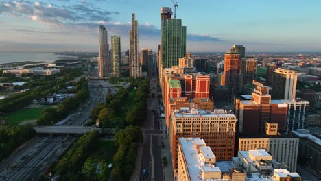 Golden-hour-morning-sunrise-over-Chicago-skyline-along-South-Michigan-Avenue