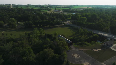 Malerische-Ländliche-Landschaft-Im-Covered-Bridge-Park-Auf-Zumbrota-Im-Goodhue-County,-Minnesota,-Vereinigte-Staaten