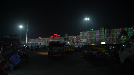 Sealdah,-one-of-the-important-stations-of-West-Bengal,-is-busy-not-only-during-the-day-but-also-at-night