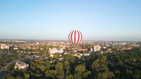 Balloon-Flying-Above-City-Park-in-Budapest,-Hungary