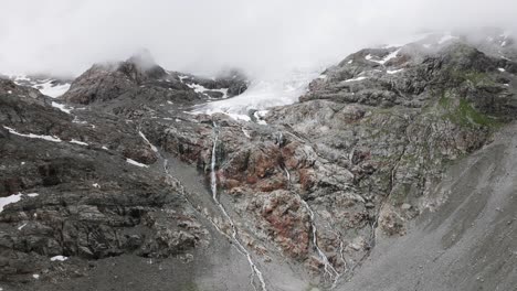 Derretimiento-De-Los-Glaciares-En-Los-Alpes-En-Italia,-Concepto-De-Calentamiento-Global