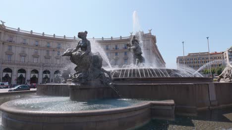 Brunnen-Der-Najaden-Im-Zentrum-Der-„Piazza-Della-Repubblica“-In-Rom