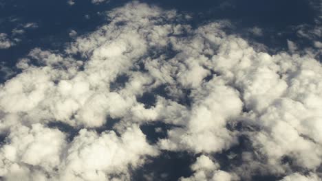 Luftaufnahme-Des-Planeten-Erde-Aus-Dem-Flugzeugfenster