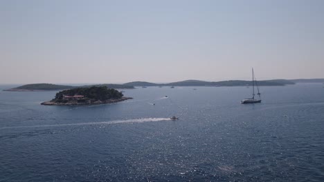 Holiday-feeling-in-Adriatic-Sea,-outside-Hvar,-Croatia