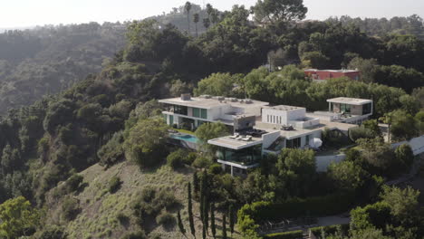 Flight-around-a-futuristic-mansion-in-Beverly-Hills-California