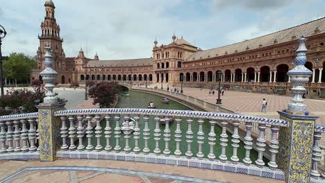 Perfect-clip-for-conveying-the-idyllic-beauty-of-Spanish-architecture-and-the-leisurely-atmosphere-of-a-sunny-day-at-Plaza-de-España