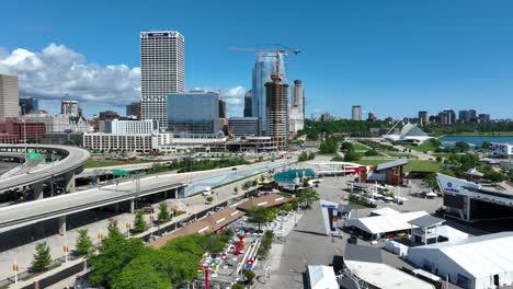 Summerfest-is-an-annual-music-festival-held-in-downtown-Milwaukee,-Wisconsin
