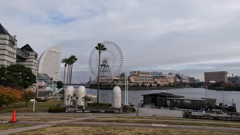 Blick-über-Den-Hafen-Von-Yokohama-Minato-Im-Stadtzentrum