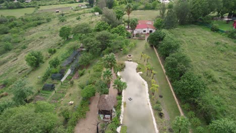 Aufschlussreiche-Luftaufnahmen-über-Der-Malerischen-Kleinen-Wohnsiedlung-Etla-In-Mexiko