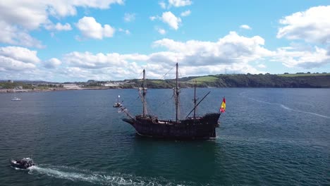 El-Galeón-Andalucía,-a-Spanish-galleon,-sails-into-Plymouth-Sound-City-Harbor