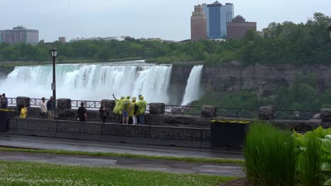 Tourists-Visiting-Niagara-Falls-Take-A-Selfie,-Travel-Destination