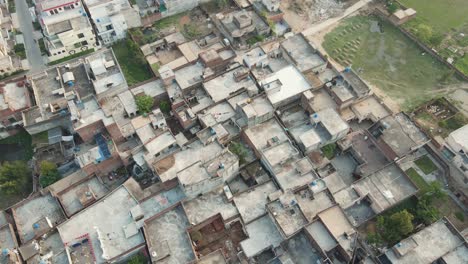 Drone-Volando-Sobre-Una-Sociedad-De-Aldea-En-Pakistán