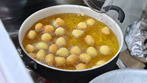 A-traditional-Arab-sweet-called-Al-Logimat-is-being-prepared
