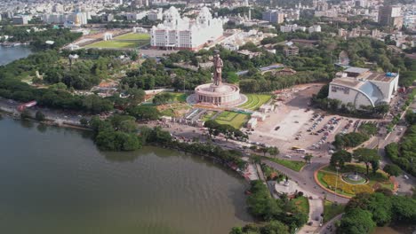 Imágenes-Cinematográficas-Aéreas-De-La-Estatua-De-Ambedkar-De-La-Ciudad-De-Hyderabad.