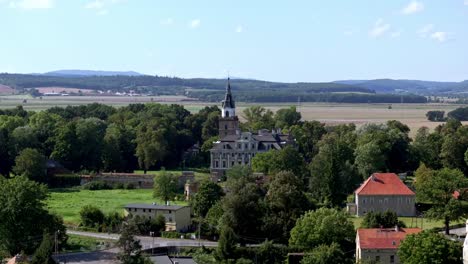 Schloss-Rozztoka-In-Niederschlesien,-Polen