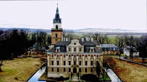 Antiguo-Castillo-En-Walbrzych-Polonia
