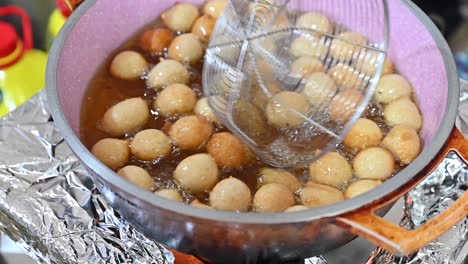A-traditional-Arab-sweet-called-Al-Logimat-is-being-prepared