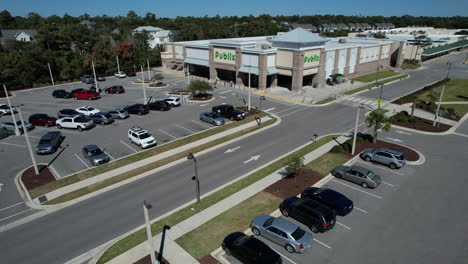 Publix-shopping-store,-drone-aerial-shot