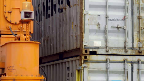 Schwenk-Einer-Containertransportmaschine
