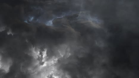 Cielo-Tormentoso,-Nubes-Oscuras-Antes-De-La-Lluvia