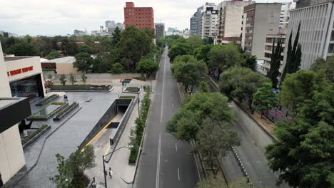Aufnahme-Einer-Leeren-Hauptstraße-In-Mexiko-Stadt-Am-Morgen