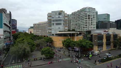 drone-shot-of-mexico-city-marathon-at-Polanco-neiborghood