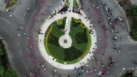 cenital-drone-shot-at-marathon-de-la-ciudad-de-mexico-in-Polanco