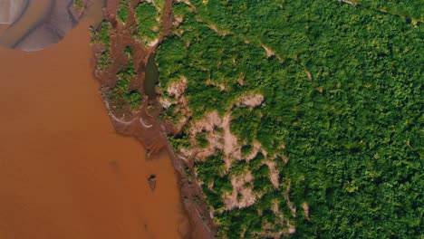 Mekong-Fluss,-Luftaufnahme,-Drohnenaufnahmen,-Schwenk-Nach-Oben,-Vientiane,-Laos