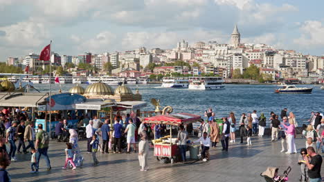 Crowds-of-busy-people-at-the-Eminonu-ferry-pier-Golden-horn-Istanbul