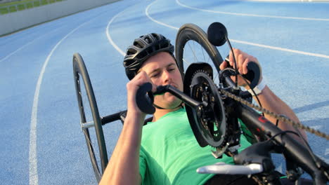 Behinderter-Sportler-Fährt-Im-Rollstuhl-4k