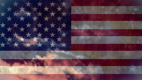 Amerikanische-Flagge-Mit-Wolken