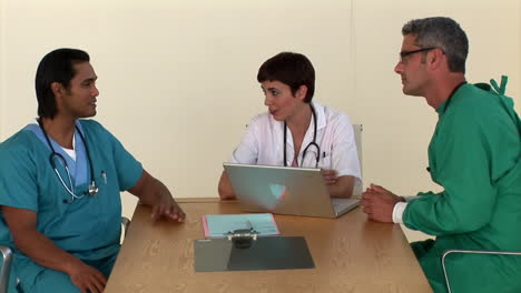 Animation-of-a-medical-team-talking-