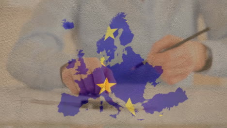 EU-Karte-Gegen-Mann,-Der-Mit-Bleistift-Markiert