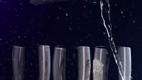 Animation-Von-Weißen-Flecken,-Die-über-Ein-Glas-Champagner-Fallen