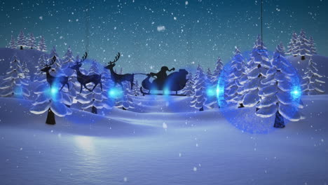 Animation-Des-Weihnachtsmanns-Im-Schlitten-Mit-Rentieren-über-Fallendem-Schnee,-Kugeln-Und-Winterlandschaft