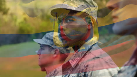 Animation-Der-Flagge-Ecuadors-über-Verschiedenen-Männlichen-Soldaten-In-Uniform