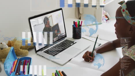 Animation-Der-Digitalen-Schnittstelle-über-Einem-Afroamerikanischen-Mädchen,-Das-Einen-Laptop-Für-Den-Online-Schulunterricht-Nutzt
