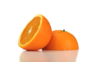 Zwei-Hälften-Einer-Orangefarbenen-Wende