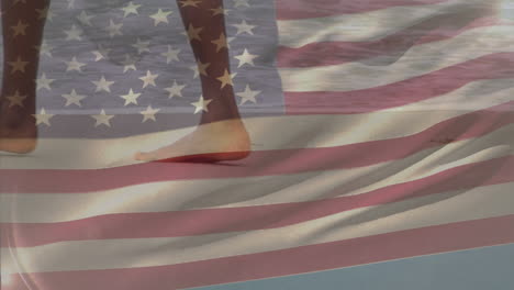 Animation-Der-Flagge-Der-USA-über-Einer-Afroamerikanischen-Frau-Am-Strand