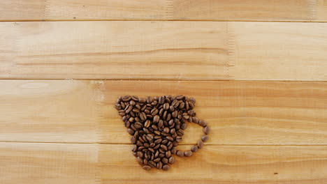 Kaffeebohnen-Formen-Eine-Tasse