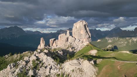 Stunning-5-Torri-Of-Dolomites-In-Cortina-At-Peaceful-Sunset,-Belluno-Province,-Italy