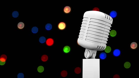 Retro-weißes-Mikrofon-Vor-Bunten-Lichtflecken-Vor-Schwarzem-Hintergrund