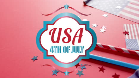 Animation-Des-Textes-Vom-4.-Juli-über-Flaggen-Der-Vereinigten-Staaten-Von-Amerika-Auf-Rotem-Hintergrund