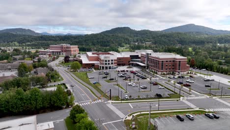 Luftstoß-In-Das-Appalachian-Regional-Hospital-In-Boone,-North-Carolina,-In-Der-Nähe-Von-Blowing-Rock,-North-Carolina,-North-Carolina