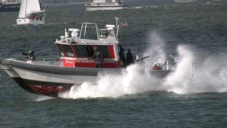 Fire-Department-boat-responding-to-call